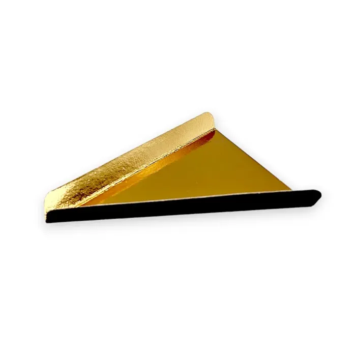 Tăvițe felie tort auriu/negru, carton alimentar rezistent, 200 buc/set. Ideale pentru cofetării, patiserii și prezentarea elegan