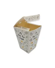 Servirea cartofilor prăjiți devine urbană și practică cu cutiile din carton cu design „CITY”, ideale pentru street food, fast-fo