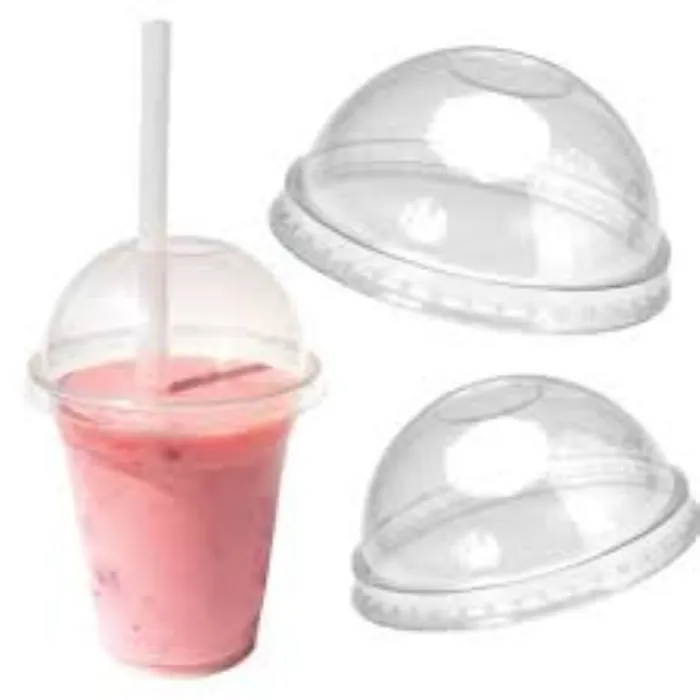 Capace bombate din plastic cu orificiu pentru pai, ideale pentru pahare de fresh-uri și smoothie-uri
