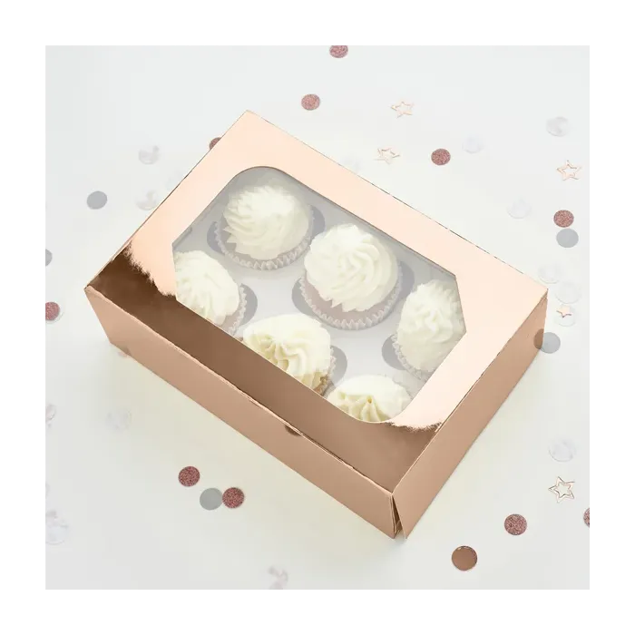 Cutii aurii pentru brioșe cu inserție interioară, ideale pentru ambalarea și transportul brioșelor, cupcake-urilor sau deserturi