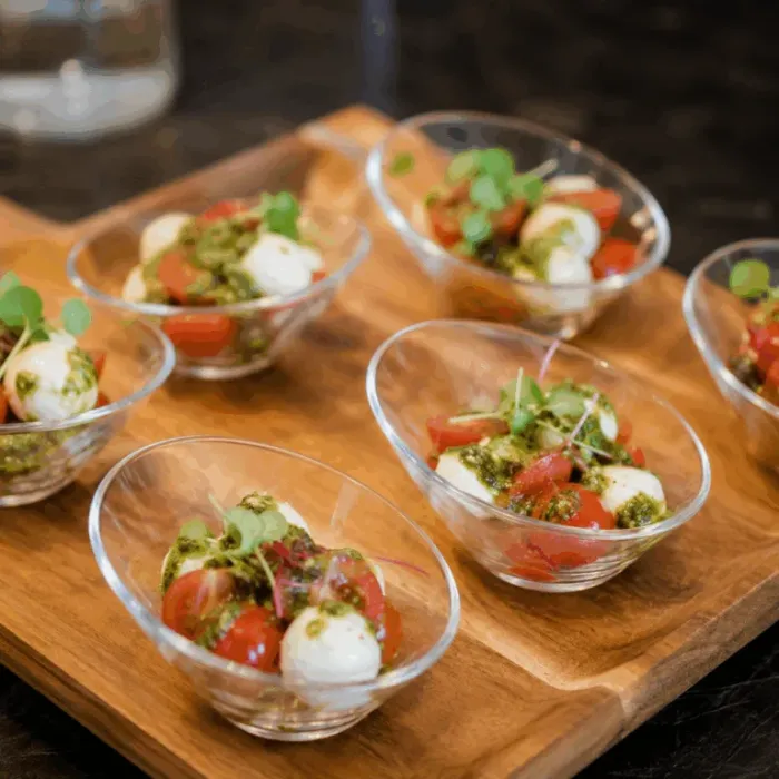 Cupe Aperitiv Inchino Small Cup 60 CC, set 24 bucăți. Ideale pentru finger food, aperitive, deserturi și evenimente catering. De