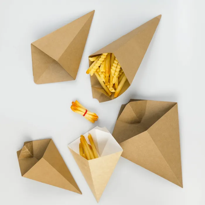 CORNETE DIN CARTON KRAFT NATUR CU SOSIERA (100buc/set)