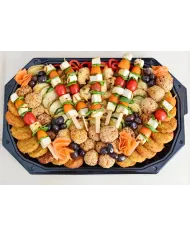 "Platou catering cu capac 25x35 cm, set de 10 buc. Ideal pentru prezentarea și transportul alimentelor la evenimente sau livrări