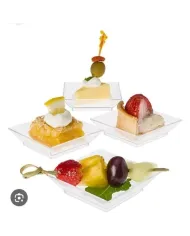 Aceste cupe oferă o soluție practică și estetică pentru servirea creativă a preparatelor. Designul lor minimalist pune în valoar