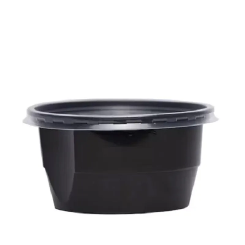 Comandă acum Setul de 150 Boluri PP Negre cu Capac Transparent, 560 ml și oferă o soluție profesională pentru servirea și transp